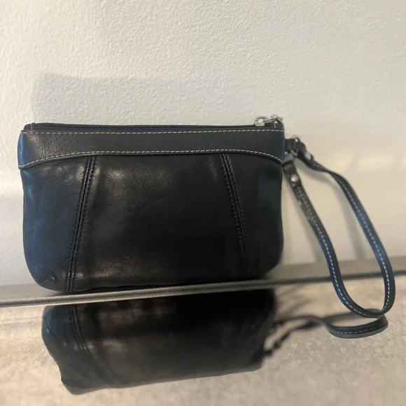 Coach 🖤 black leather wristlet - wallet - clutch - vintage - Picture 4 of 8